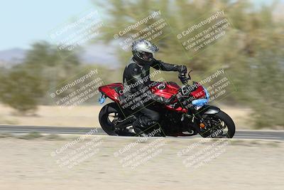 media/Dec-01-2025-Moto Forza (Mon) [[2daa91e15f]]/3-Beginner Group/Session 2 (Turn 7 Inside Pans)/